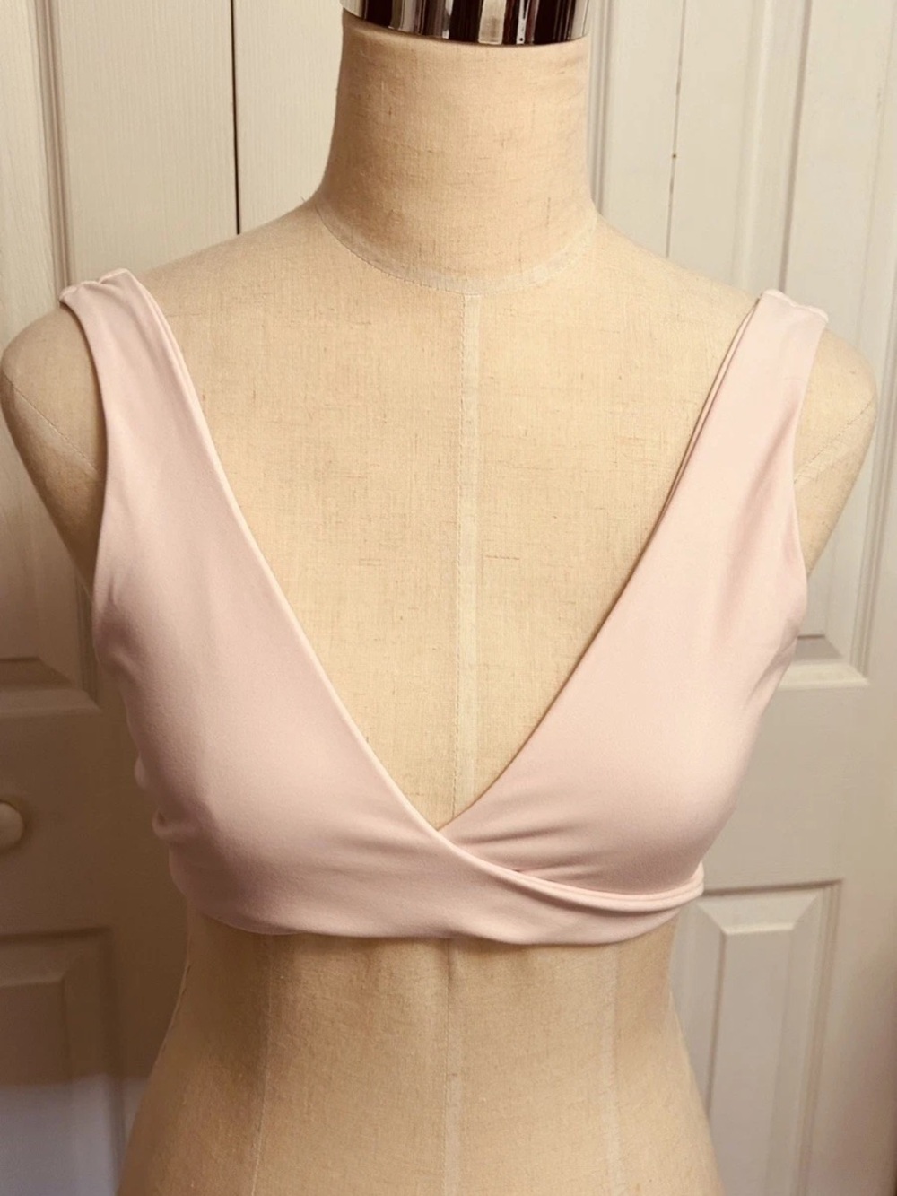PAVOI ACTIVE Twist Sports Bra Medium